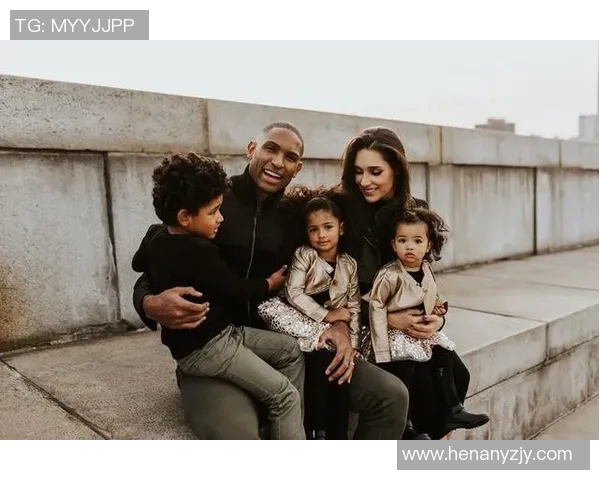 马布里与妻子合体亮相活动,甜蜜互动获粉丝点赞 马布里与妻子合体亮相活动,甜蜜互动获粉丝点赞